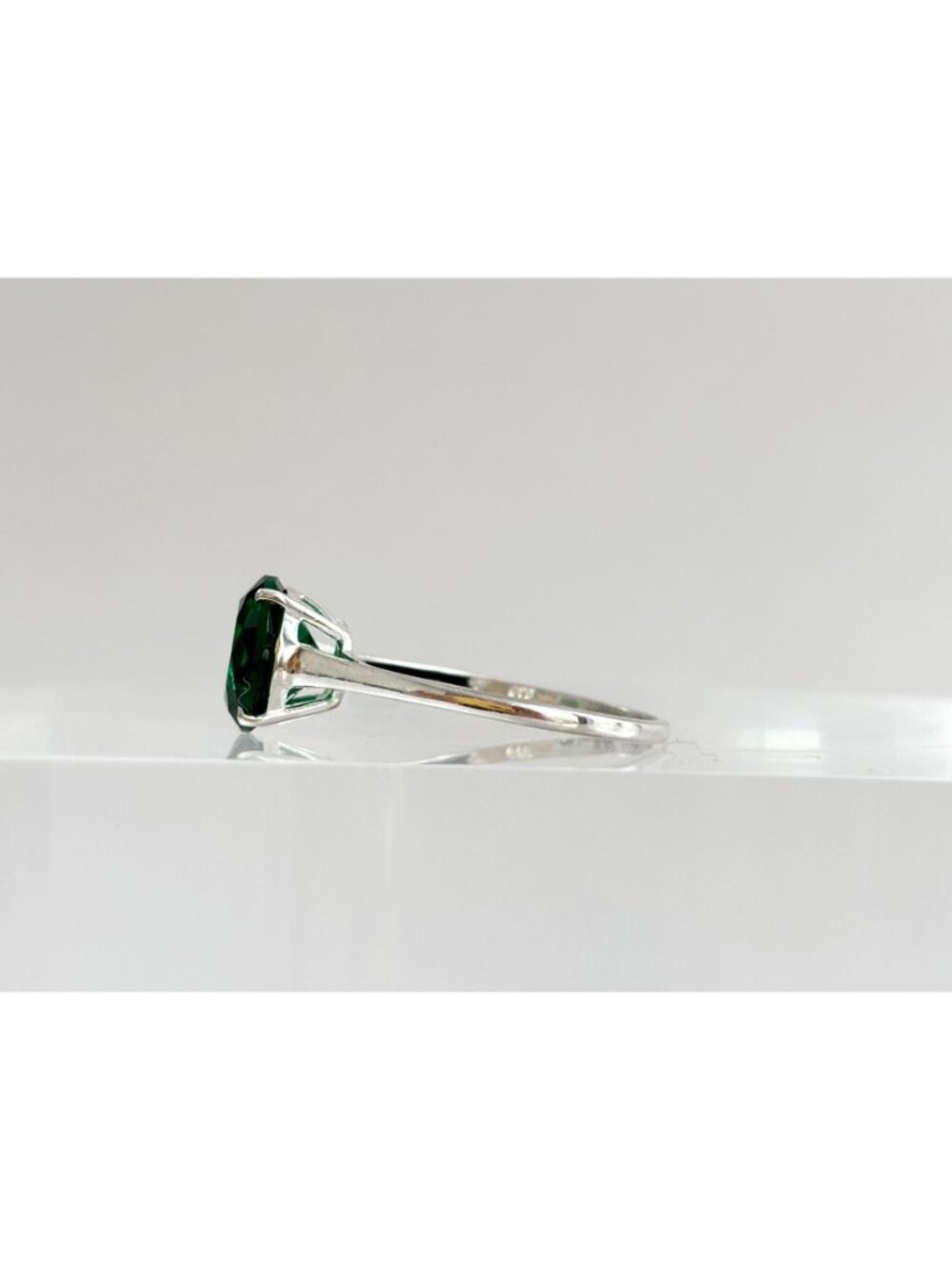 Green Tourmaline Round Cut Solitaire Sterling Silver 925 Vintage Ring - sz 10 - Picture 4 of 15